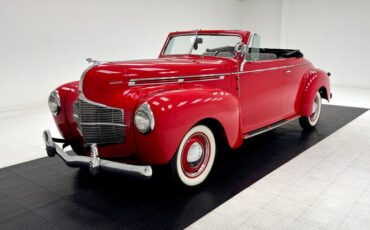 Dodge-Luxury-liner-1940-Viper-Red-Dove-Gray