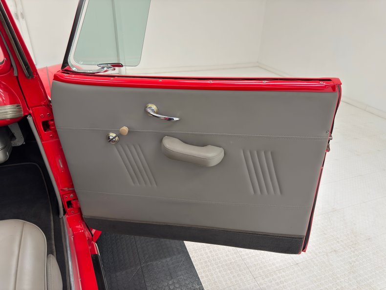 Dodge-Luxury-liner-1940-Viper-Red-Dove-Gray-39