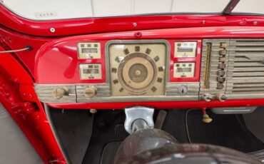 Dodge-Luxury-liner-1940-Viper-Red-Dove-Gray-4