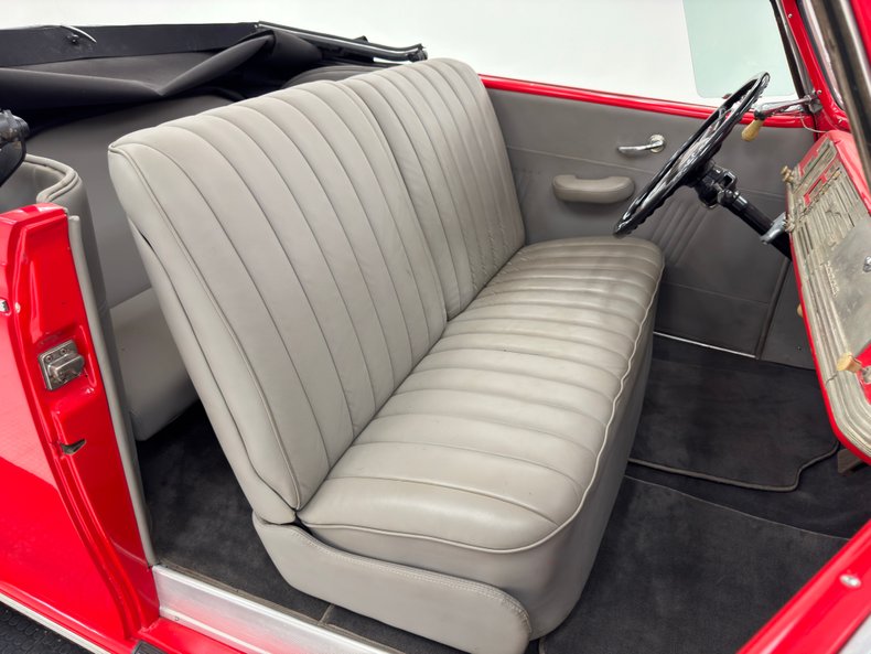 Dodge-Luxury-liner-1940-Viper-Red-Dove-Gray-43