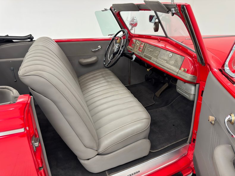 Dodge-Luxury-liner-1940-Viper-Red-Dove-Gray-44