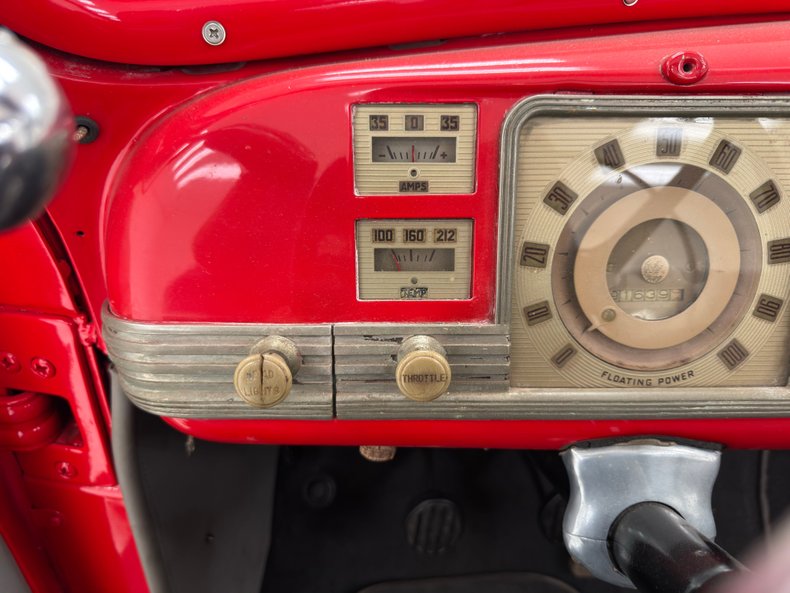 Dodge-Luxury-liner-1940-Viper-Red-Dove-Gray-45