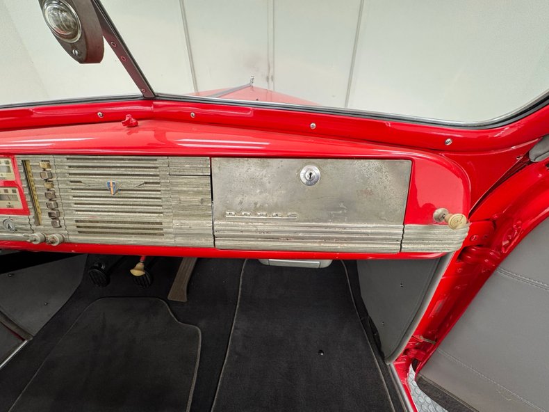 Dodge-Luxury-liner-1940-Viper-Red-Dove-Gray-48