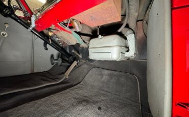 Dodge-Luxury-liner-1940-Viper-Red-Dove-Gray-5