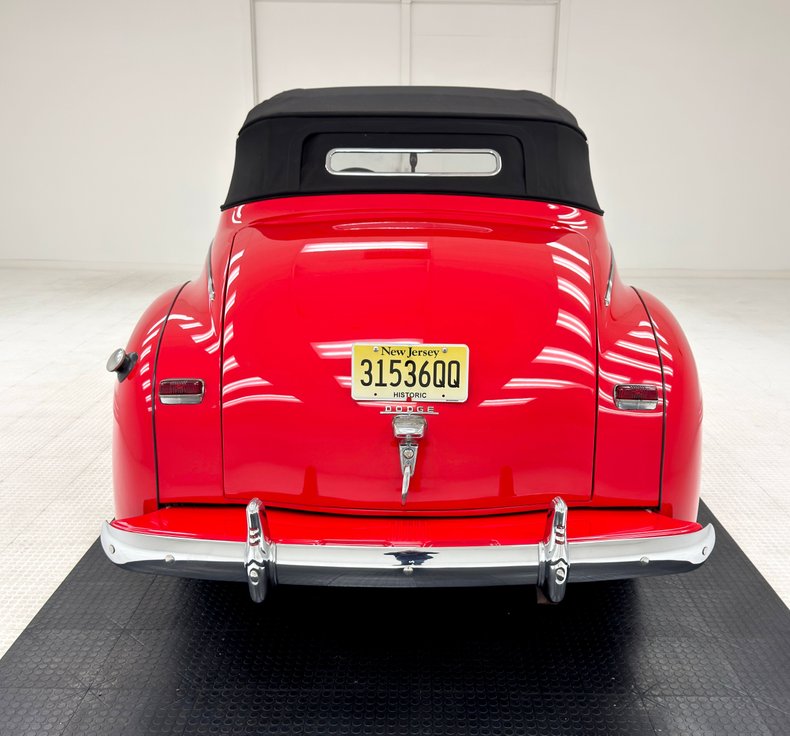 Dodge-Luxury-liner-1940-Viper-Red-Dove-Gray-8