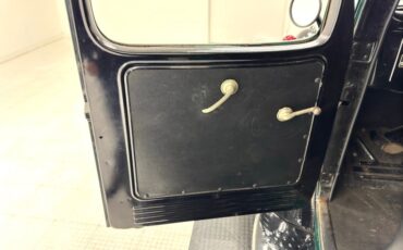 Dodge-Vc-1940-Arbor-Green-Black-1