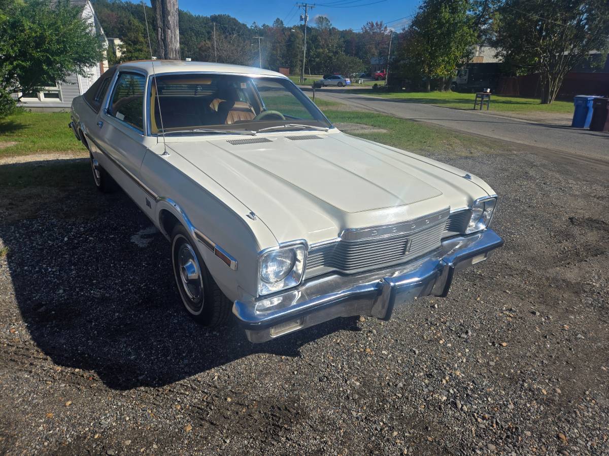 Dodge-aspen-1977-white-10