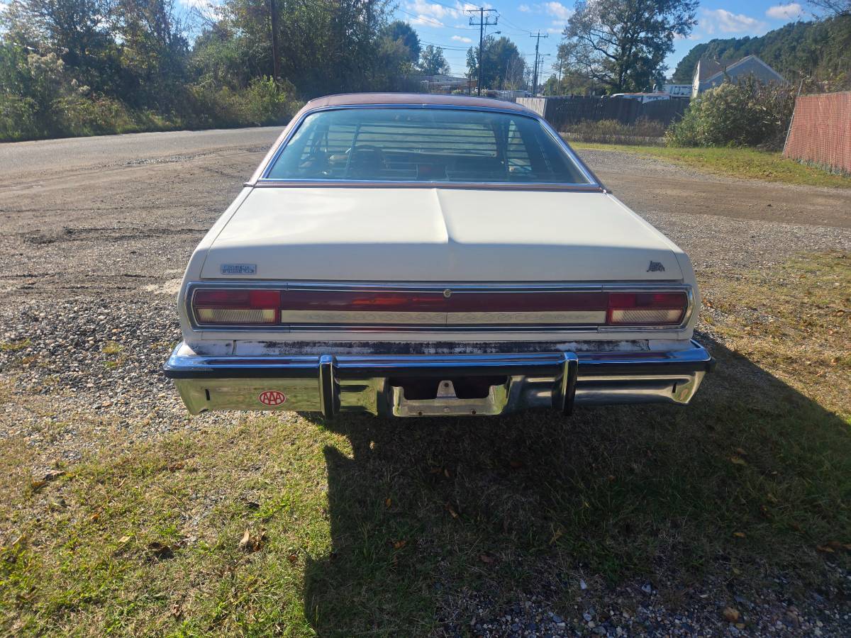 Dodge-aspen-1977-white-12