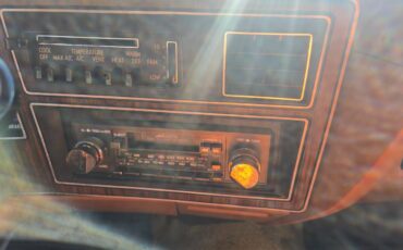 Dodge-aspen-1977-white-15