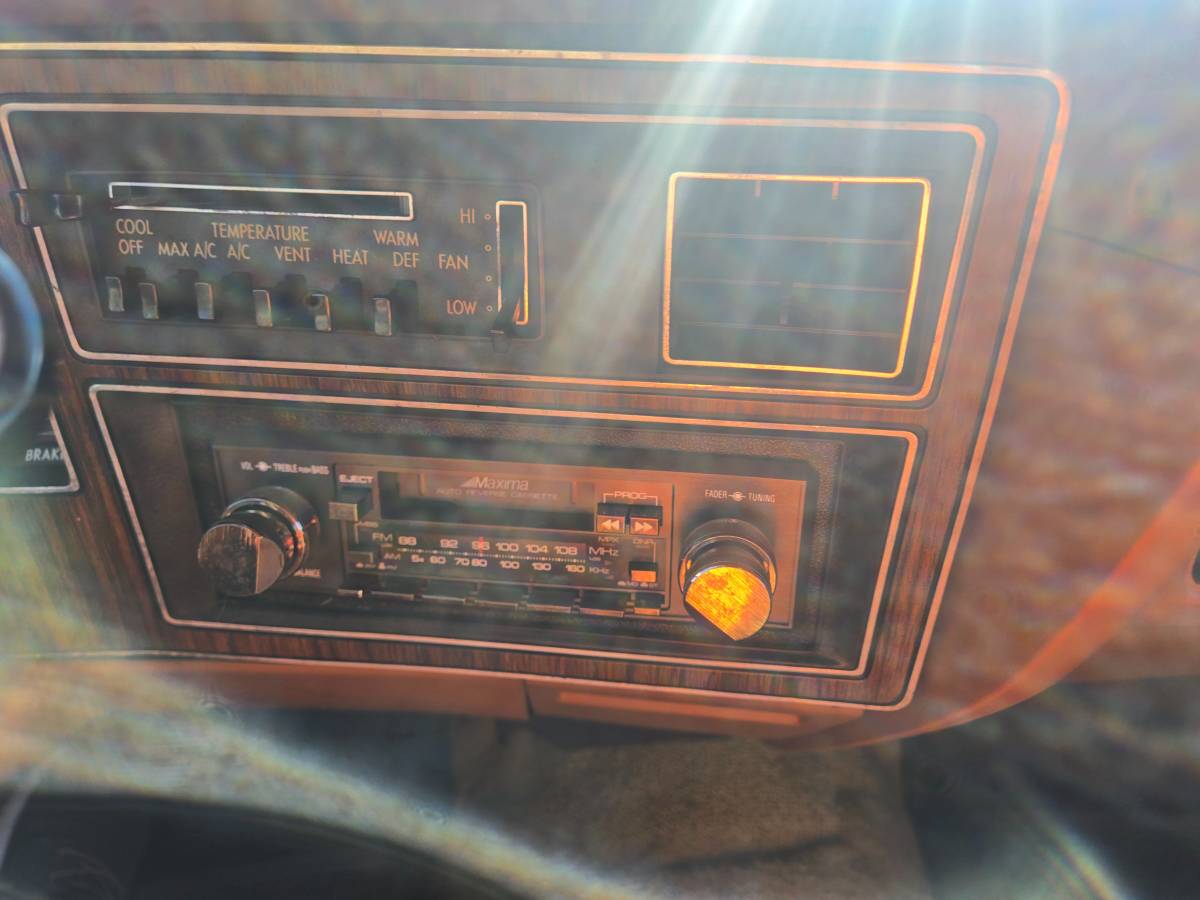 Dodge-aspen-1977-white-15