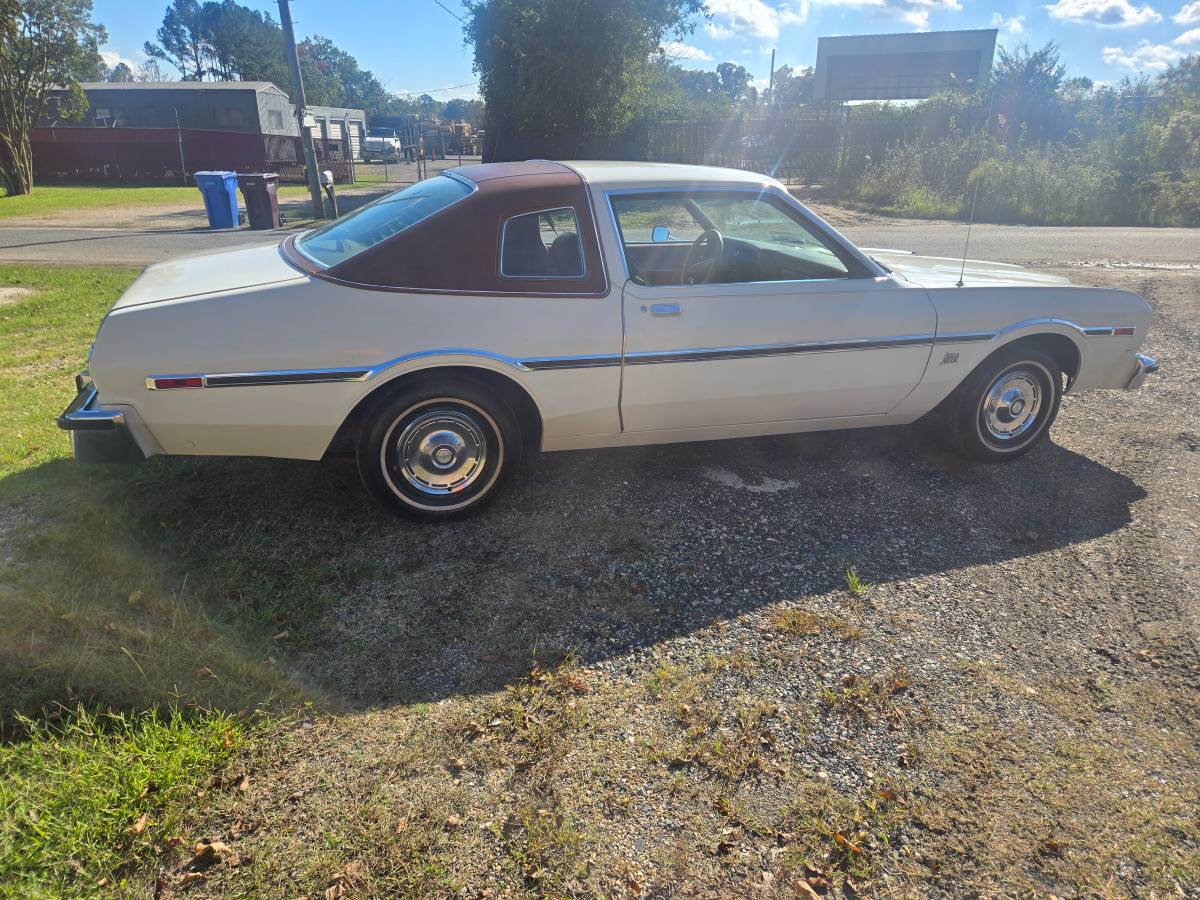 Dodge-aspen-1977-white-17