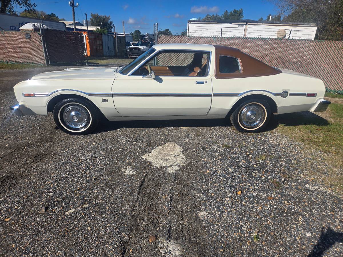 Dodge-aspen-1977-white-2