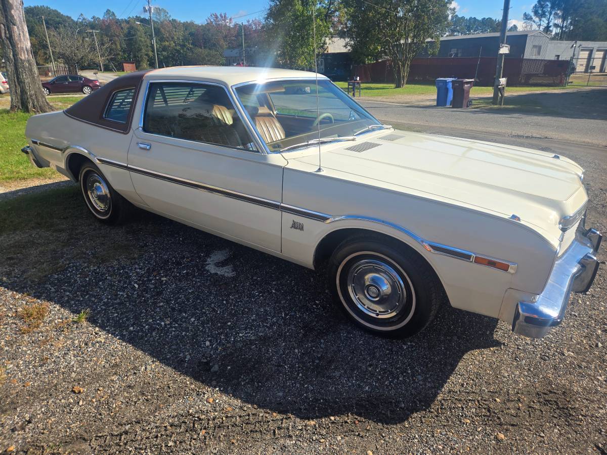 Dodge-aspen-1977-white-3
