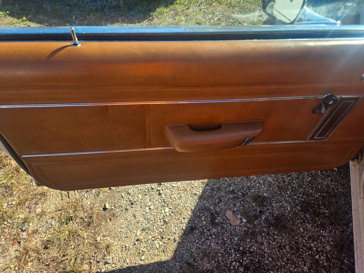 Dodge-aspen-1977-white-5