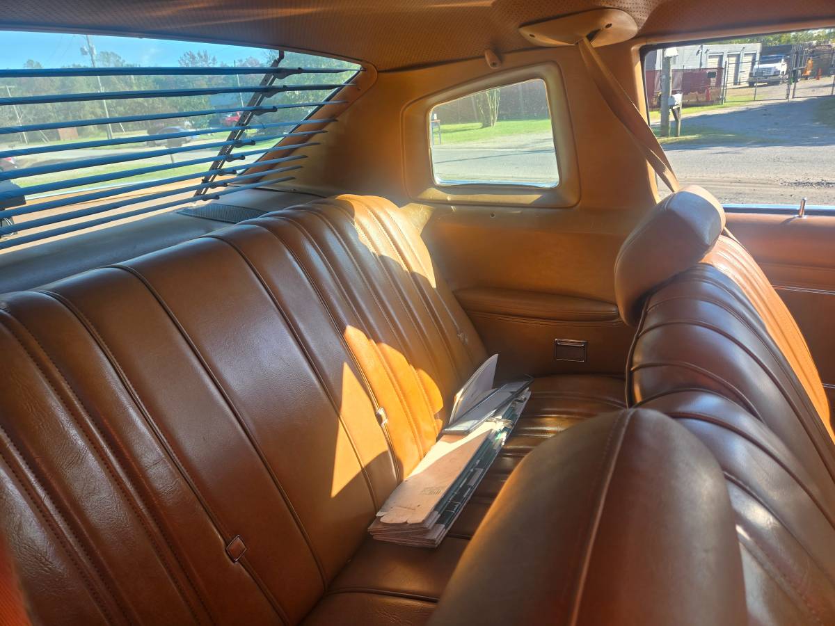 Dodge-aspen-1977-white-6