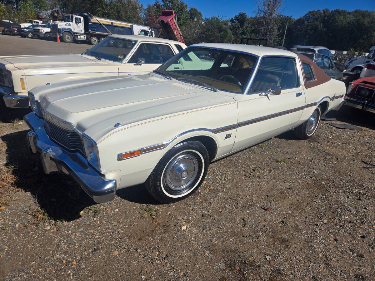 Dodge-aspen-1977-white-8