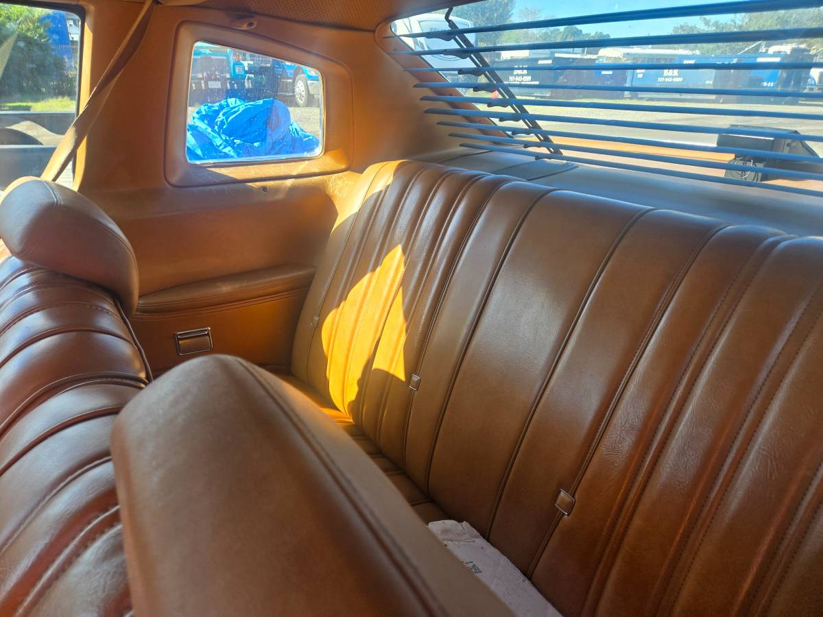 Dodge-aspen-1977-white-9