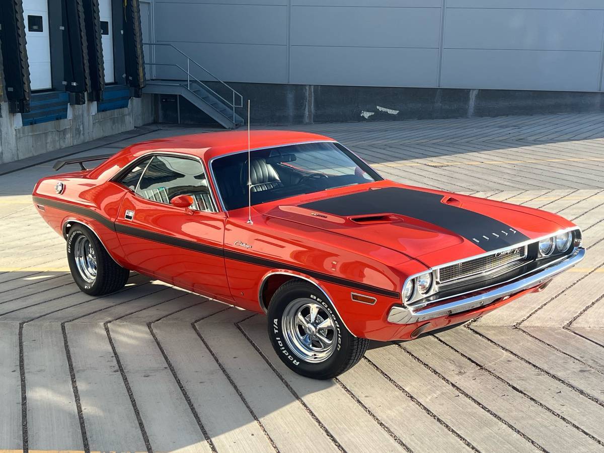 Dodge-challenger-1970-red-105