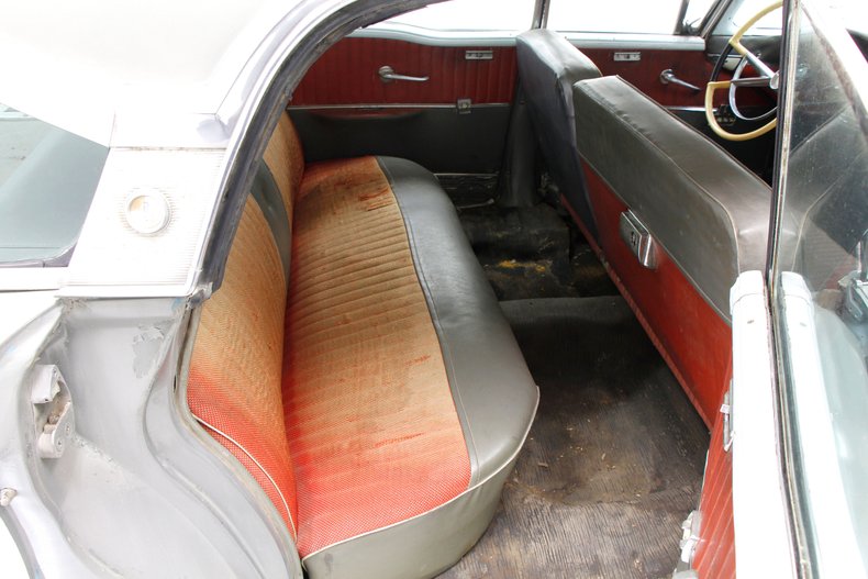 Edsel-Corsair-1958-Silver-Gray-Metallic-Red-28