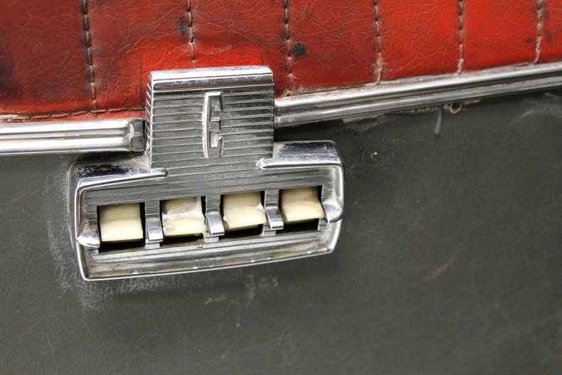 Edsel-Corsair-1958-Silver-Gray-Metallic-Red-31