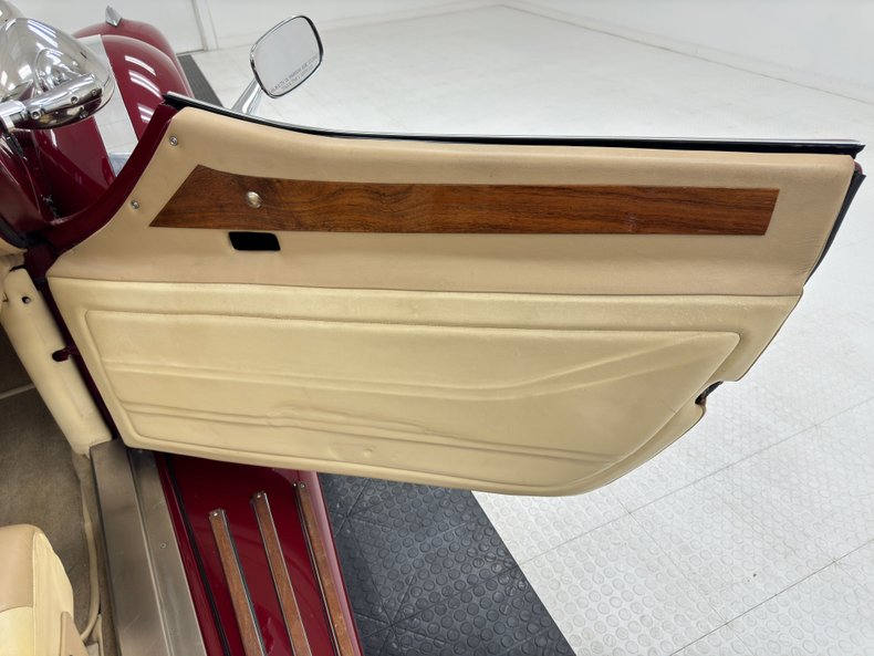 Excalibur-Series-4-1983-Dark-Red-Tan-32