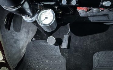 Ford-2-dr-coupe-1940-Cherry-Red-Grey-12