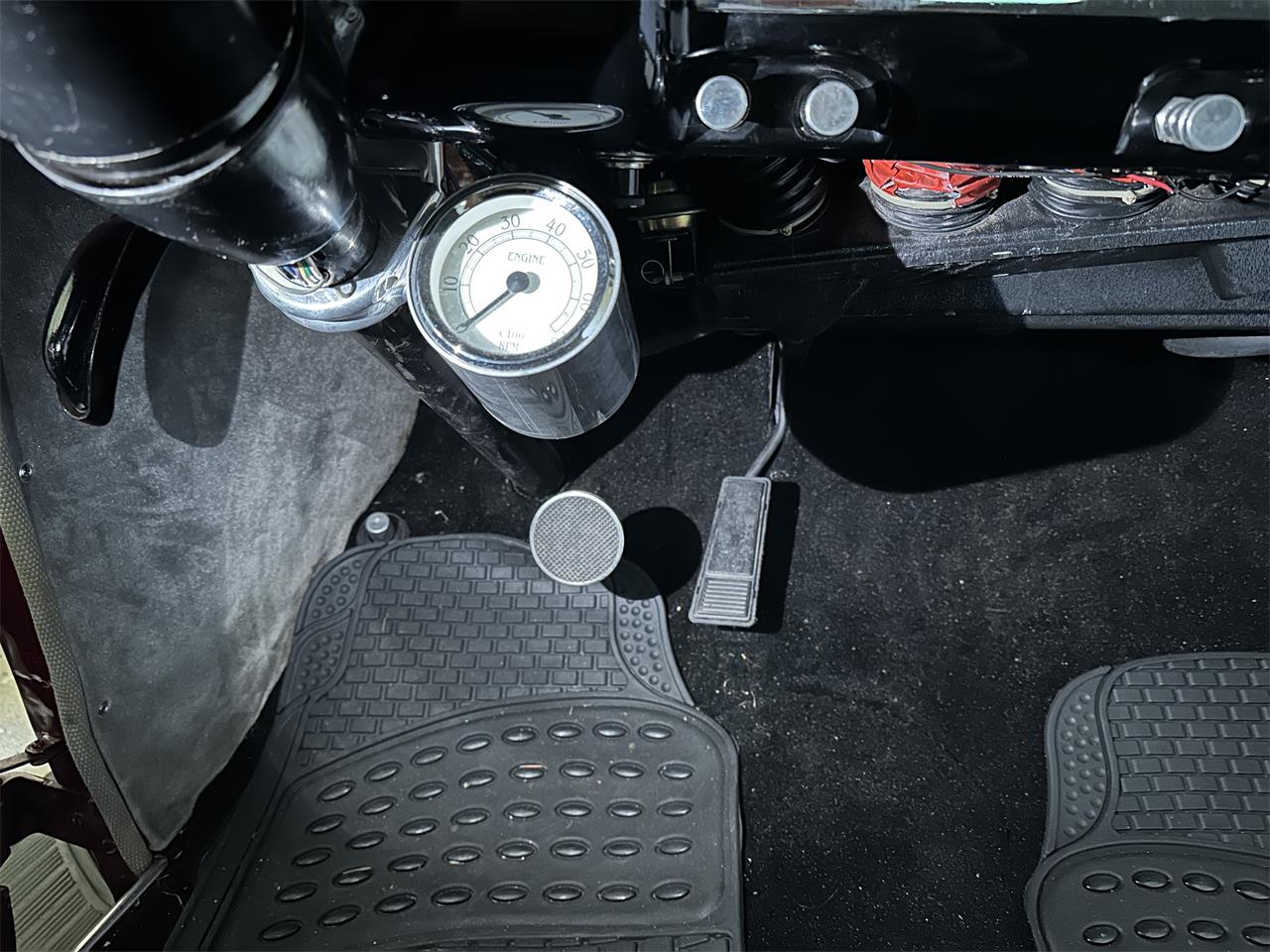 Ford-2-dr-coupe-1940-Cherry-Red-Grey-12