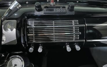 Ford-2-dr-coupe-1940-Cherry-Red-Grey-13