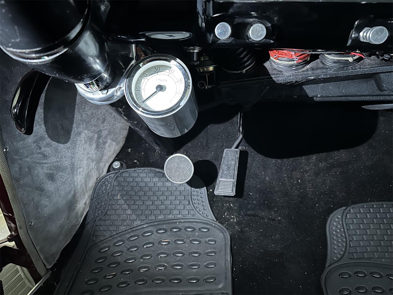 Ford-2-dr-coupe-1940-Cherry-Red-Grey-14