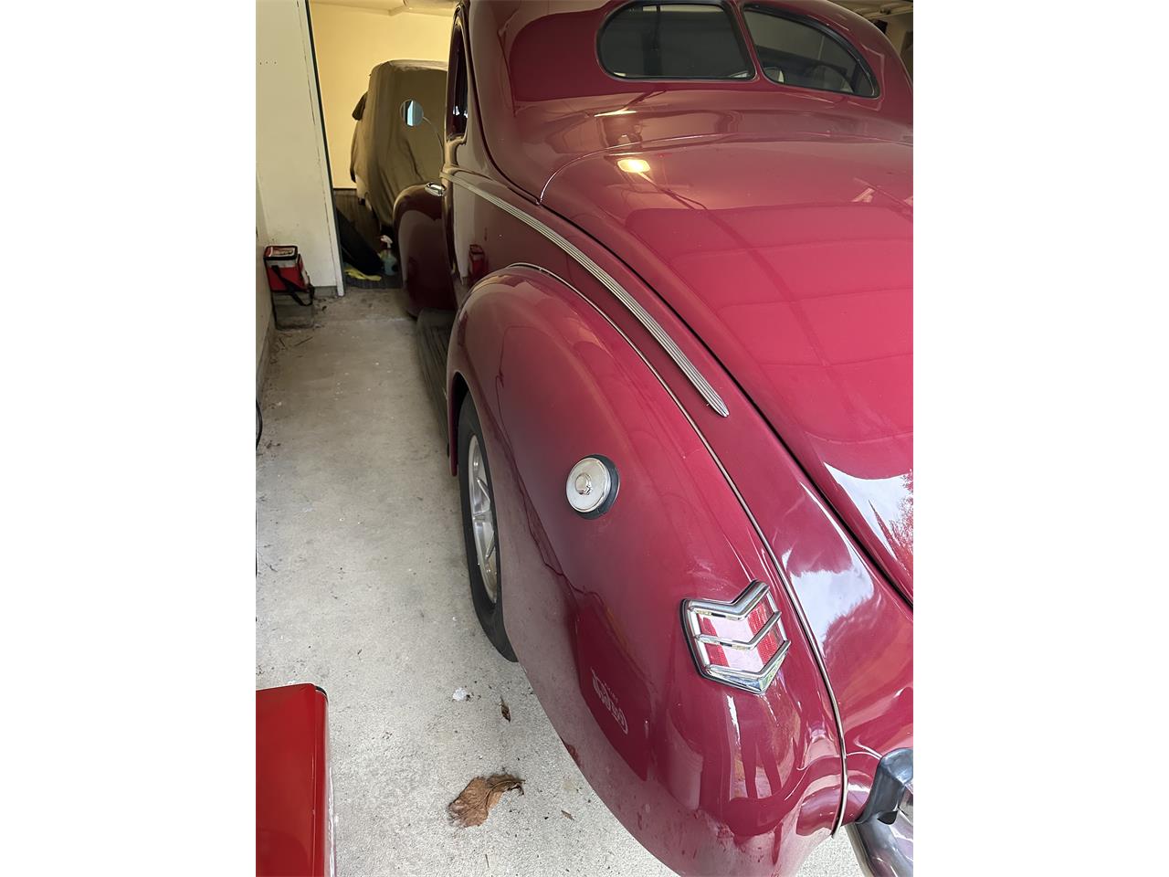 Ford-2-dr-coupe-1940-Cherry-Red-Grey-6