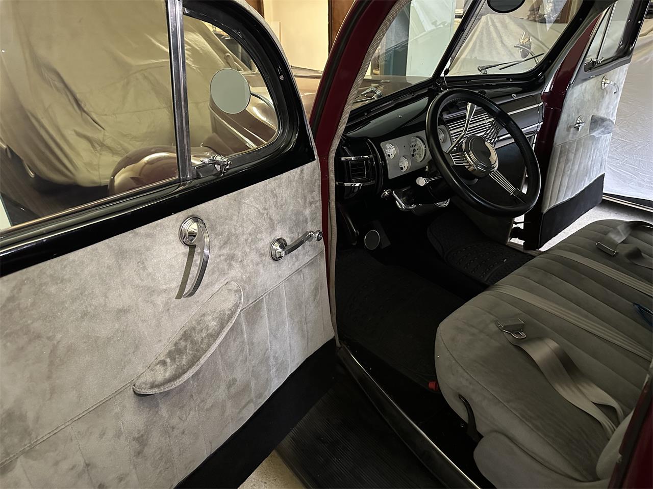 Ford-2-dr-coupe-1940-Cherry-Red-Grey-7