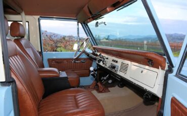 Ford-Bronco-1966-Baby-Blue-Brown-3