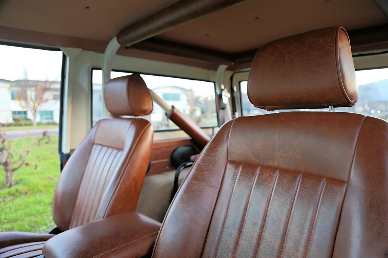 Ford-Bronco-1966-Baby-Blue-Brown-5