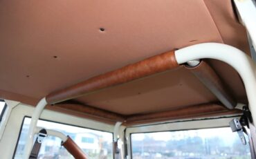 Ford-Bronco-1966-Baby-Blue-Brown-7