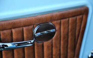 Ford-Bronco-1966-Baby-Blue-Brown-9