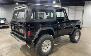 Ford-Bronco-1977-SUV-2