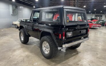 Ford-Bronco-1977-SUV-3