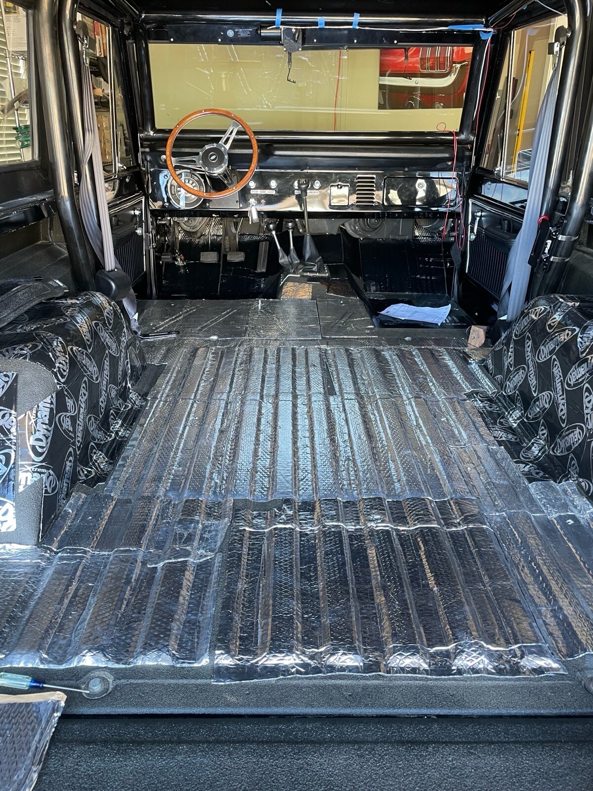 Ford-Bronco-1977-SUV-4