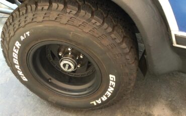 Ford-Bronco-1983-Blue-Black-17