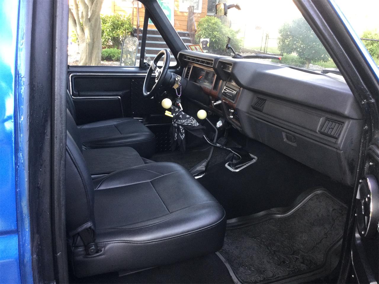 Ford-Bronco-1983-Blue-Black-8