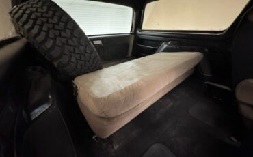 Ford-Bronco-1992-Tan-Black-10