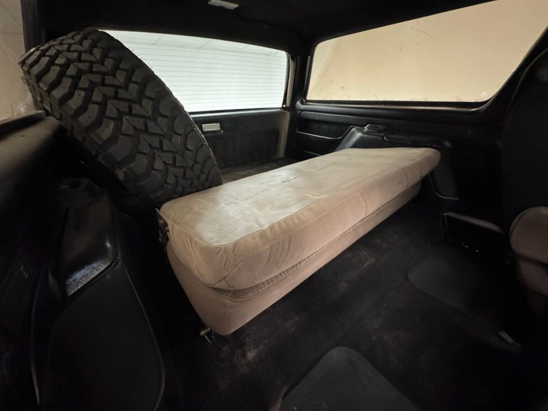 Ford-Bronco-1992-Tan-Black-10