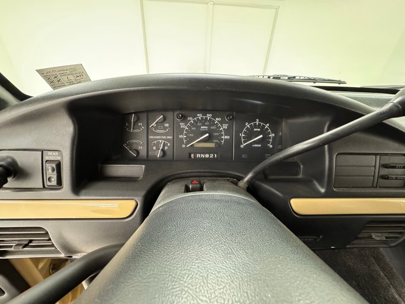 Ford-Bronco-1992-Tan-Black-12