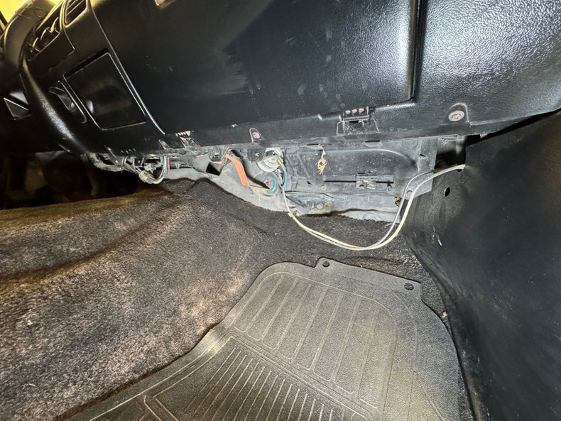 Ford-Bronco-1992-Tan-Black-24