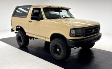 Ford-Bronco-1992-Tan-Black-25