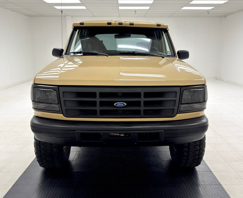 Ford-Bronco-1992-Tan-Black-26