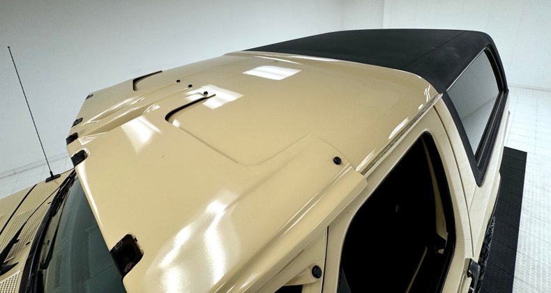 Ford-Bronco-1992-Tan-Black-29