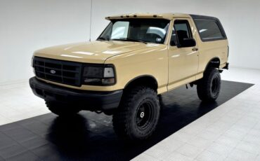 Ford-Bronco-1992-Tan-Black