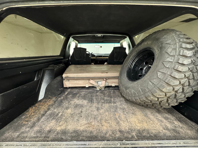Ford-Bronco-1992-Tan-Black-41