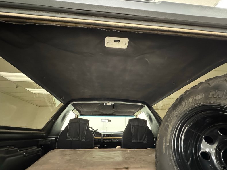 Ford-Bronco-1992-Tan-Black-42